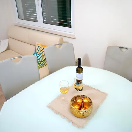 Hvar Adria Apartmán