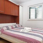 Hvar Adria *