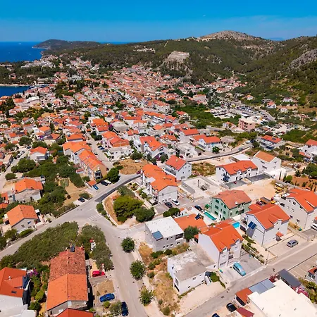 Daire Hvar Adria *
