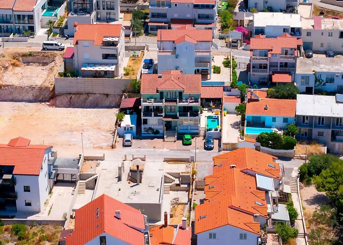 Hvar Adria * هفار